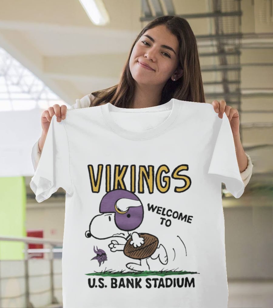 Minnesota Vikings Snoopy Welcome To U.S. Bank Stadium Peanuts Collaboration T-Shirt