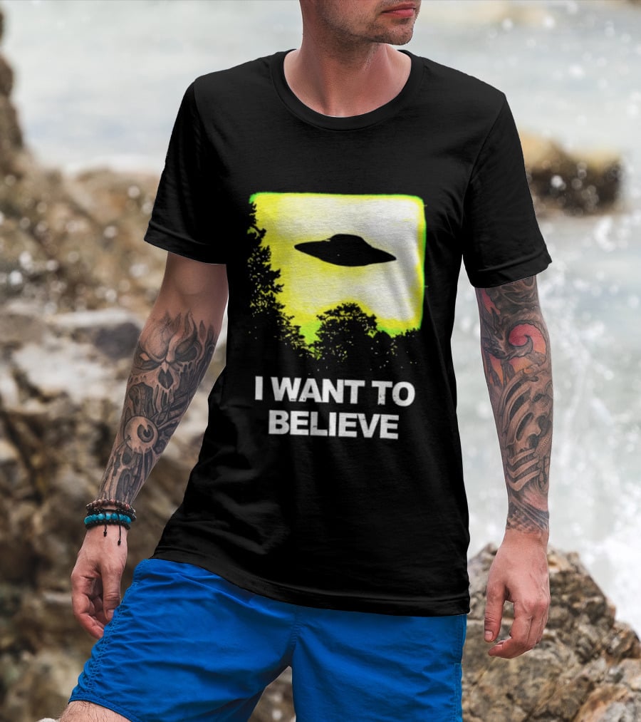 Alien I Want To Believe UFO Silhouette Paranormal Activity The Truth Is Out There T-Shirt