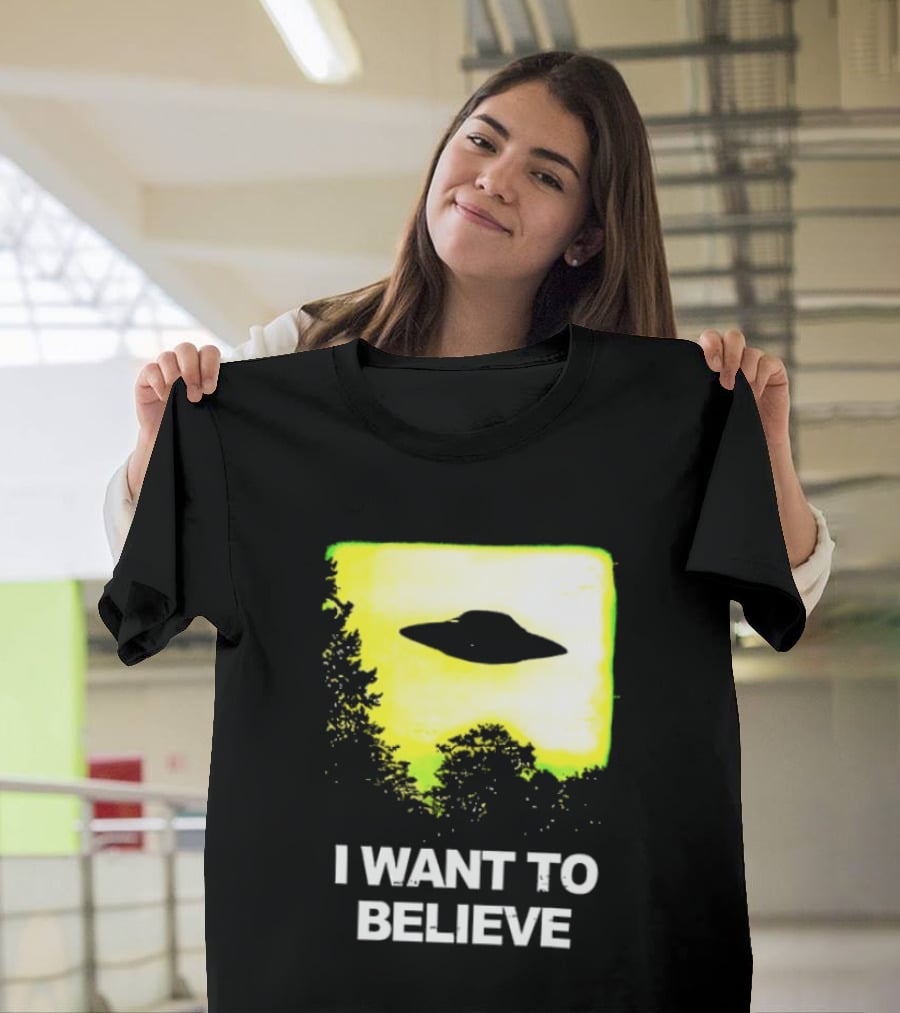 Alien I Want To Believe UFO Silhouette Paranormal Activity The Truth Is Out There T-Shirt