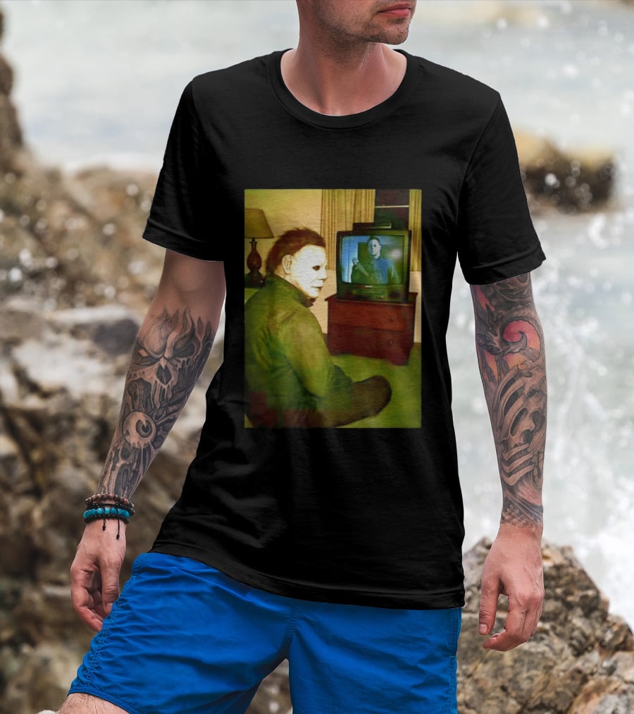Michael Myers Ing Himself On TV Halloween Scene T-Shirt