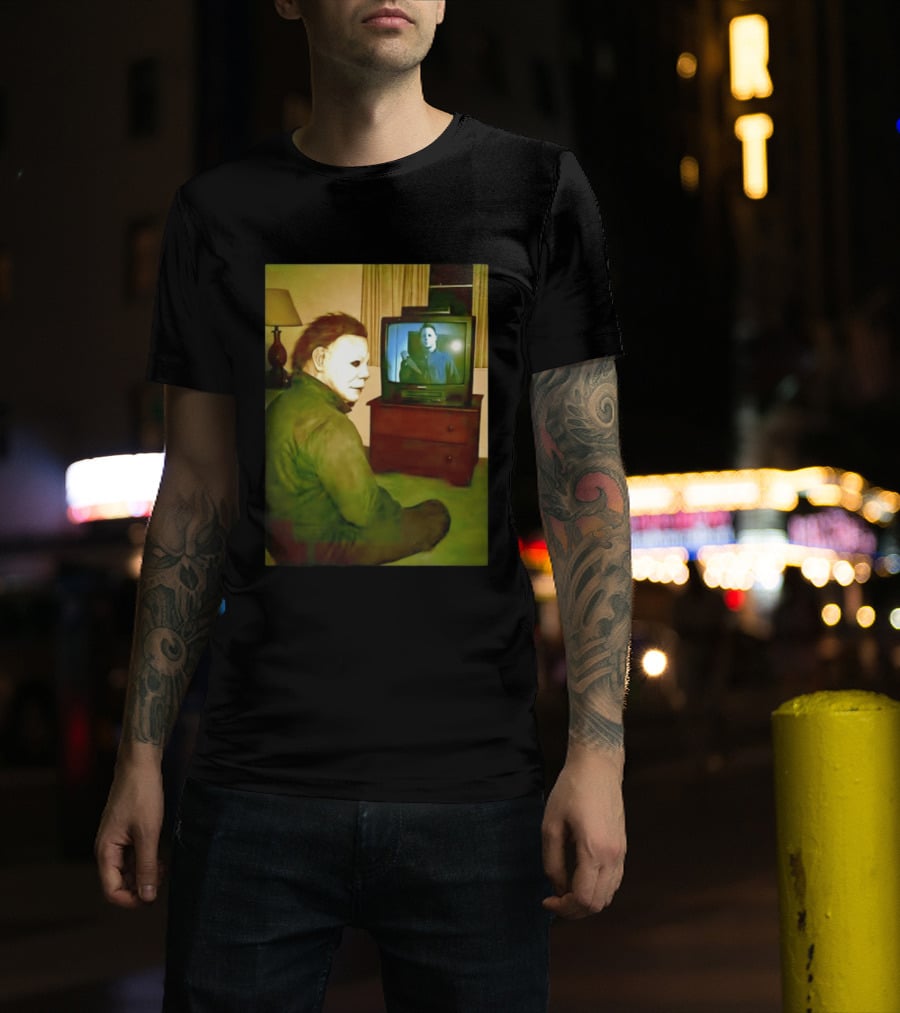Michael Myers Ing Himself On TV Halloween Scene T-Shirt