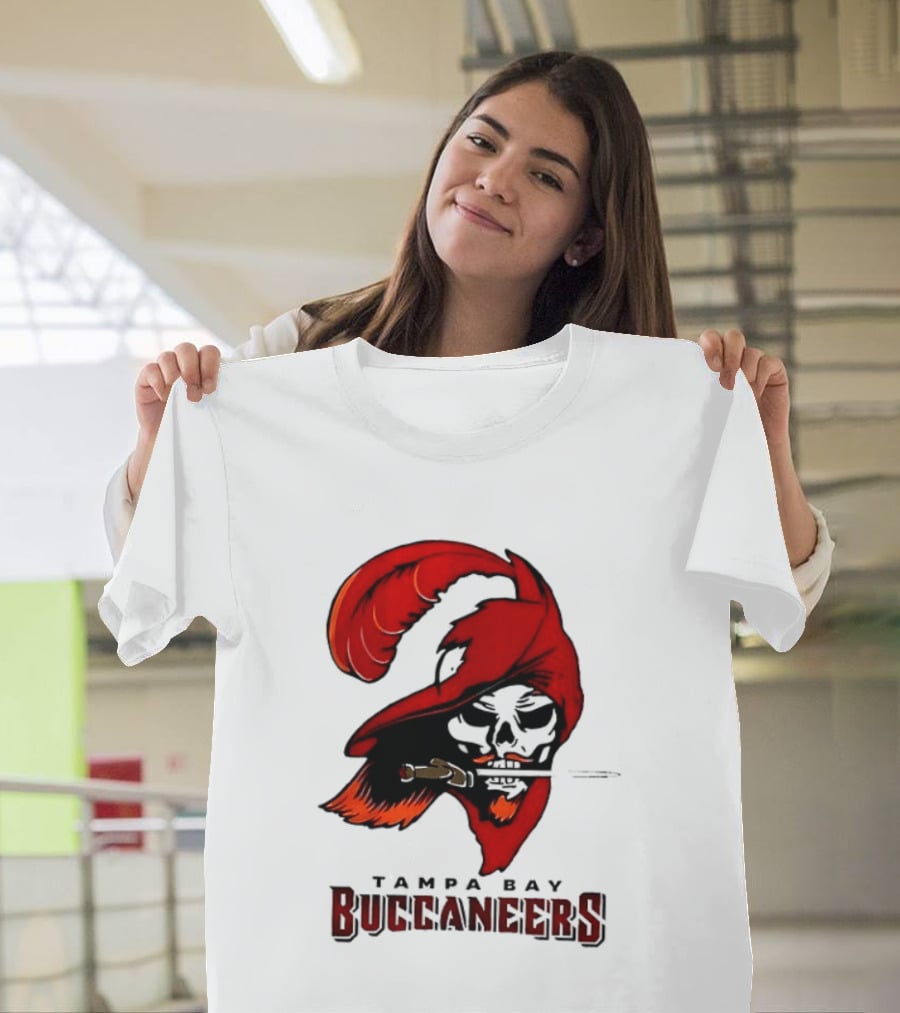 Rueben Bain Jr Tampa Bay Buccaneers 2026 Fire The Cannons Football Skeleton Pirate Flag T-Shirt