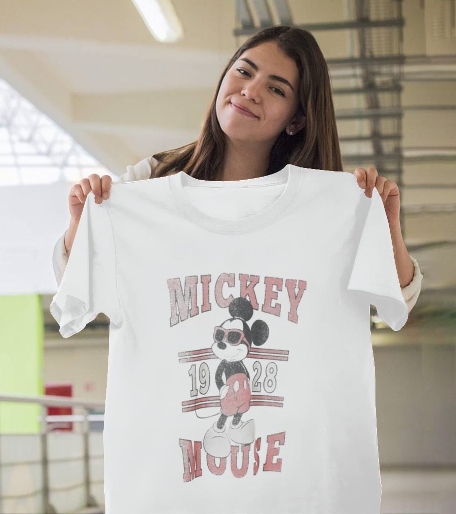 Mickey Mouse 1928 Vintage Red Sunglasses T-Shirt