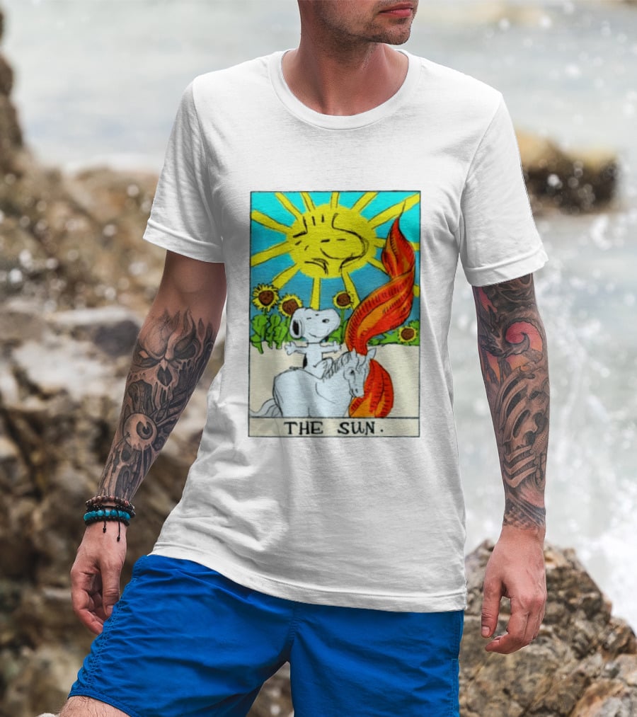 Snoopy The Sun Tarot Card Peanuts Charlie Brown Tarot T-Shirt