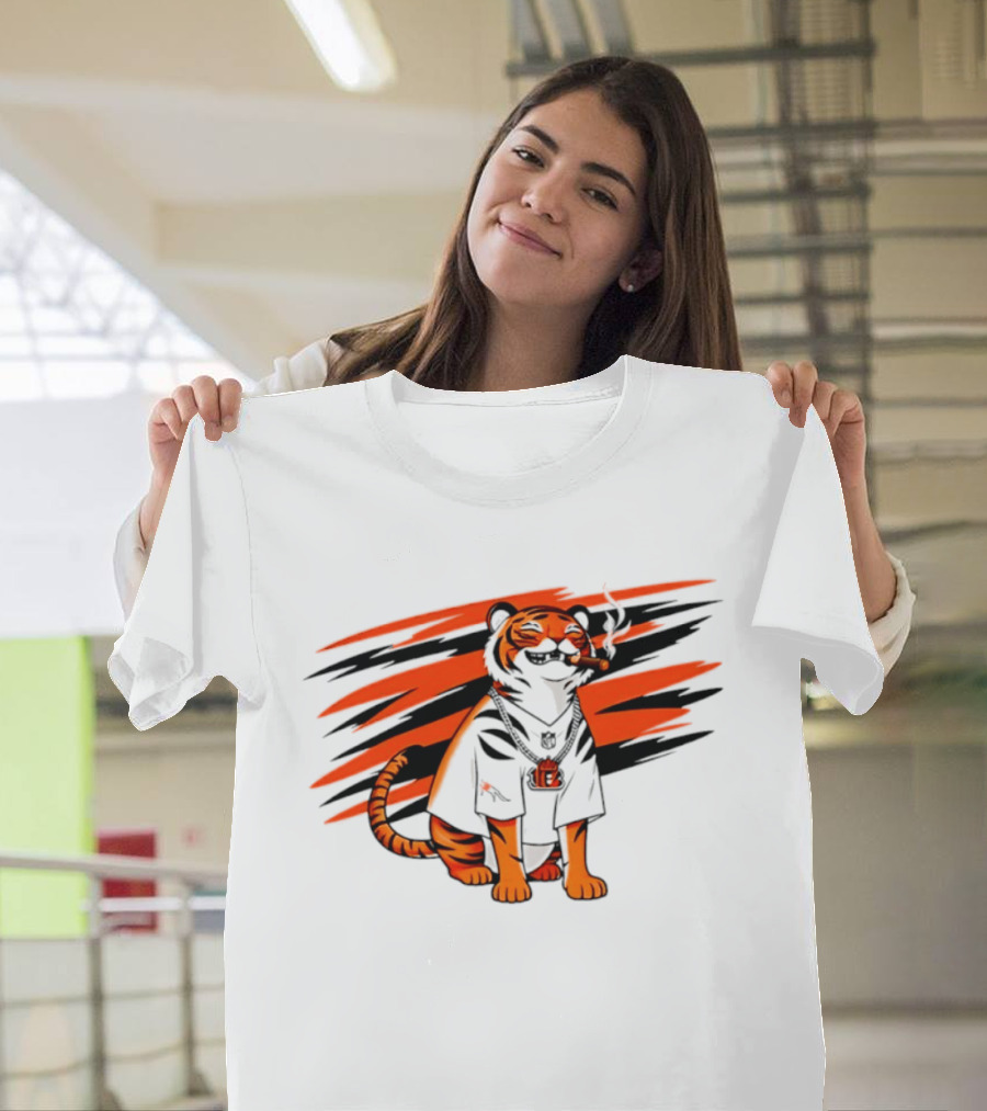 Cincinnati Bengals Tiger With Cigar And KGM Chain T-Shirt