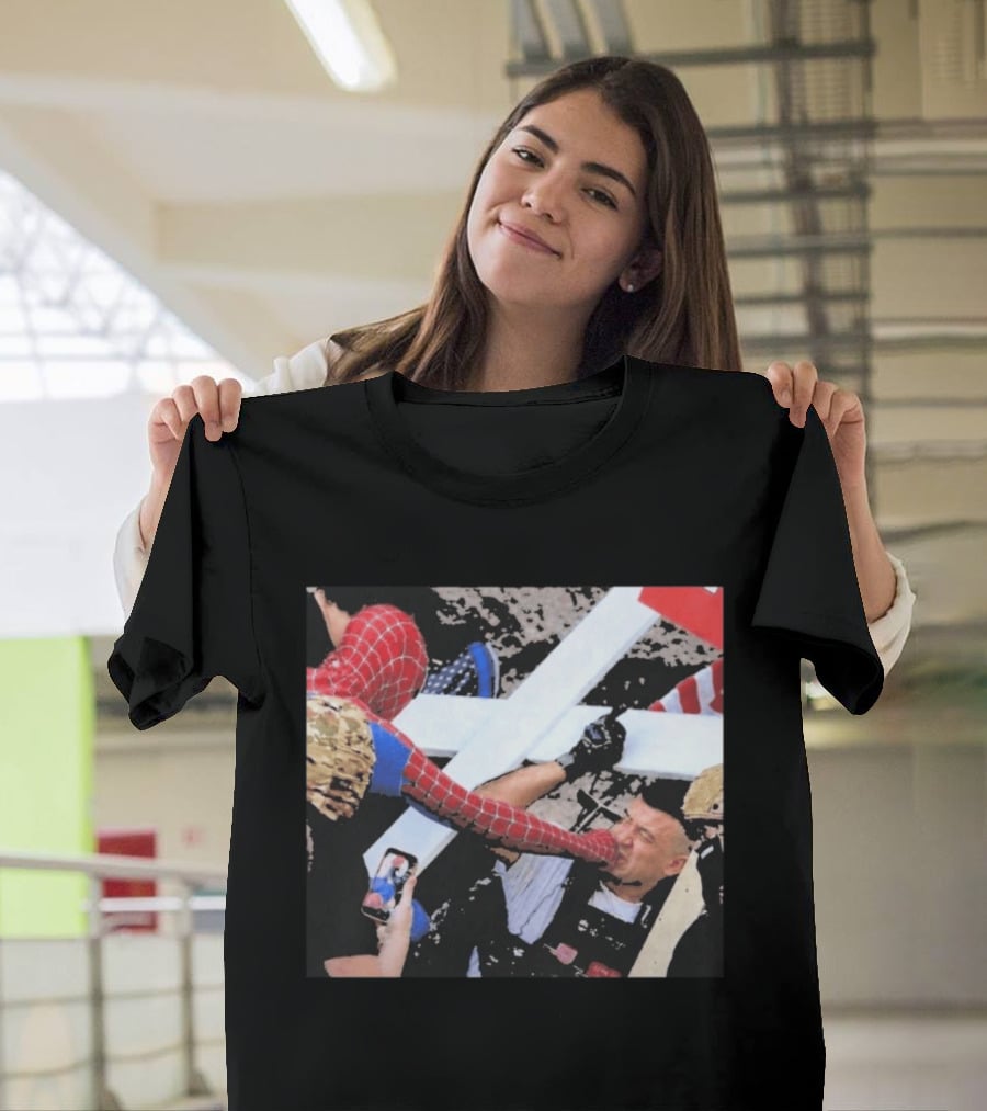 Minneapolis Spiderman Punching Police Protest Scene T-Shirt