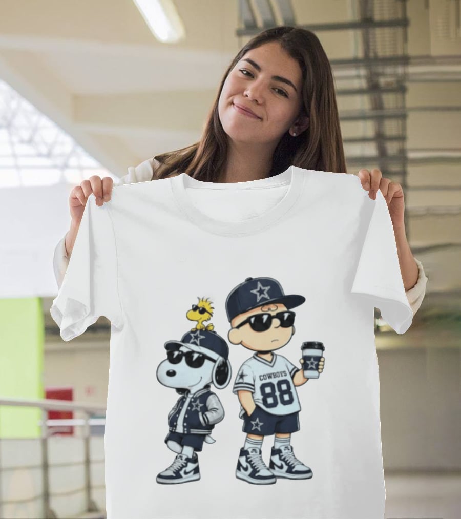Snoopy Charlie Brown Cowboys 88 Football Fan Gear T-Shirt