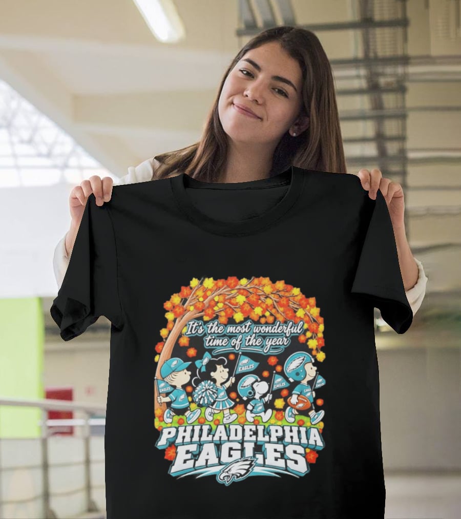Philadelphia Eagles Peanuts Characters Autumn It's The Most Wonderful Time Of The Year T-Shirt