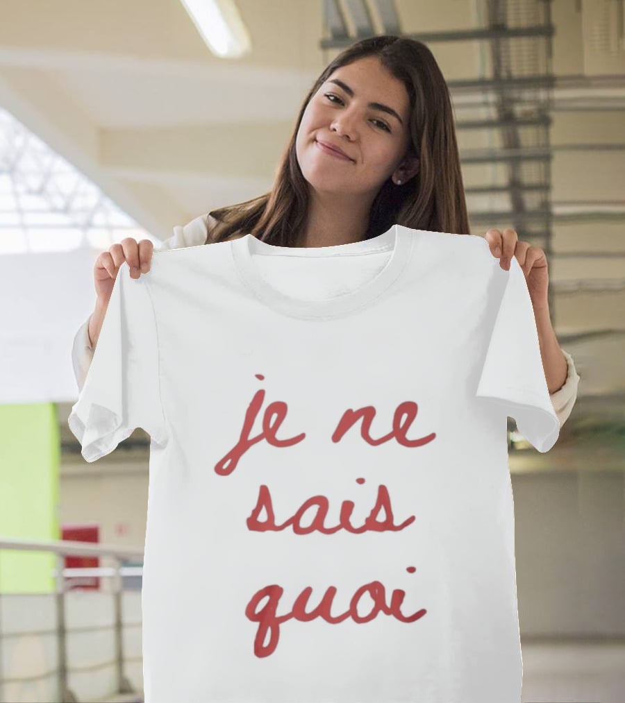 Je Ne Sais Quoi French Red Script T-Shirt