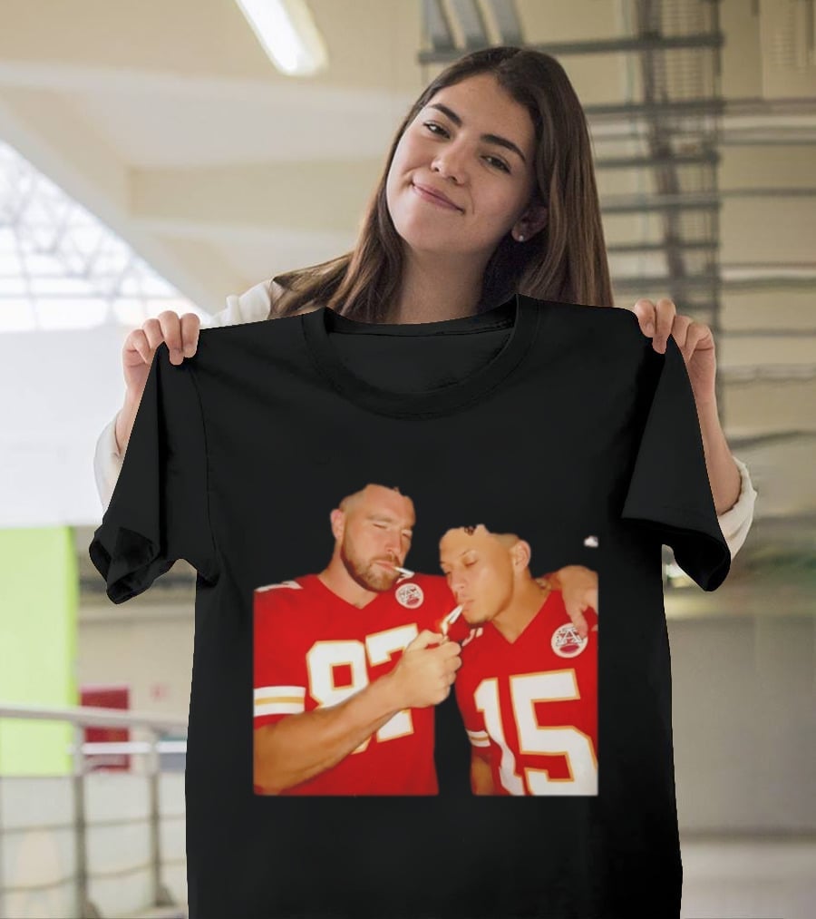 Kansas City Chiefs Mahomes Kelce Smoking 87 15 T-Shirt
