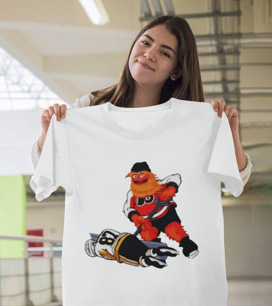 Philadelphia Flyers Gritty Shovelin' Cartoon With Hockey Rivalry Scene T-Shirt