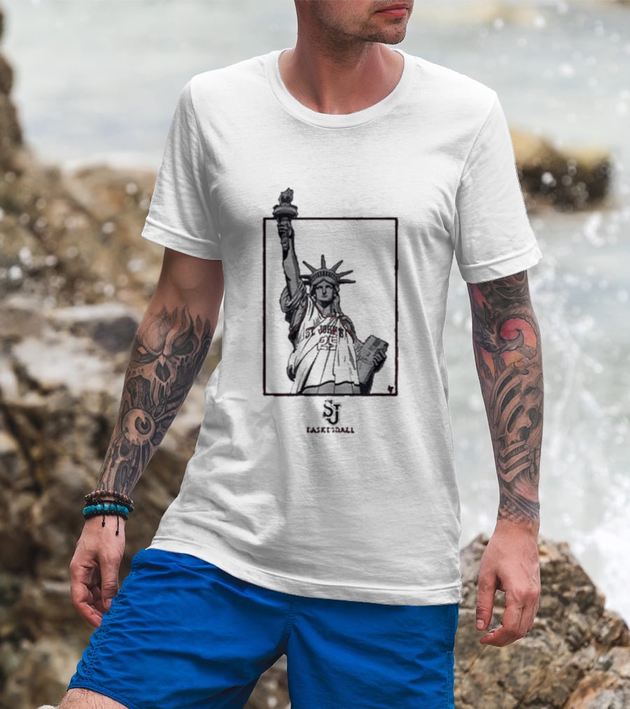 St John's Basketball New York's Team Statue Of Liberty SI Image T-Shirt