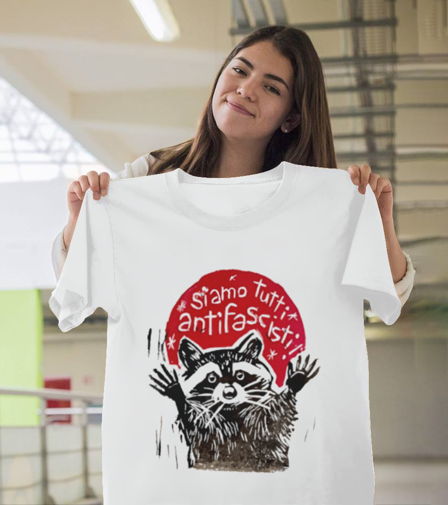 Siamo Tutti Antifascisti Raccoon Image T-Shirt