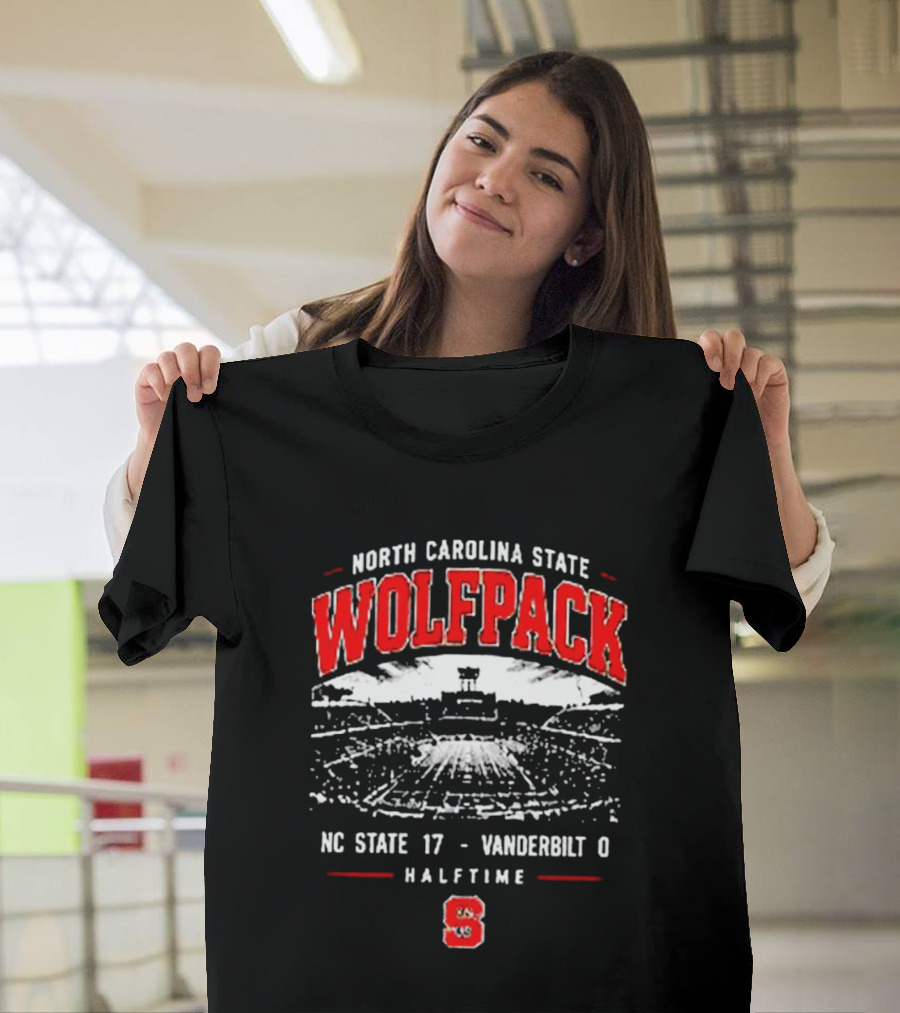 North Carolina State Wolfpack Stadium Halftime Score NC State 17 Vanderbilt 0 T-Shirt