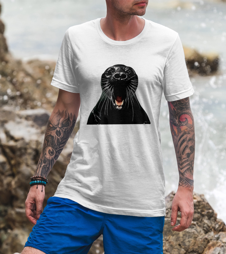 Screaming Black Seal Meme Hilarious Animal Expression T-Shirt
