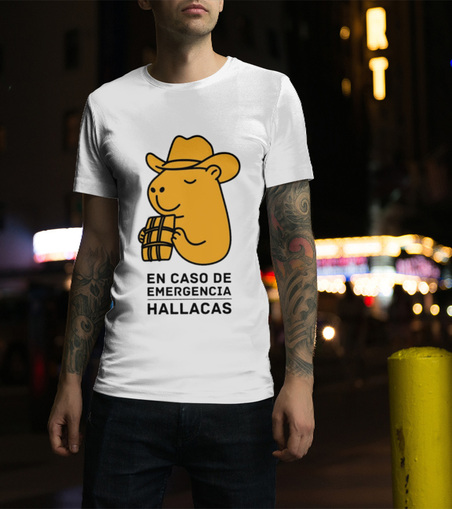 En Caso De Emergencia Hallacas Capybara Cowboy Hat T-Shirt