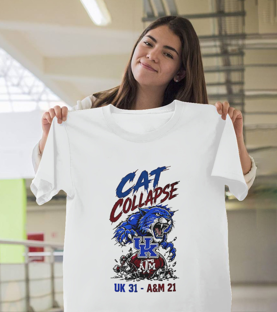 Cat Collapse UK Wildcats Crushing A&M Helmet UK 31 A&M 21 T-Shirt