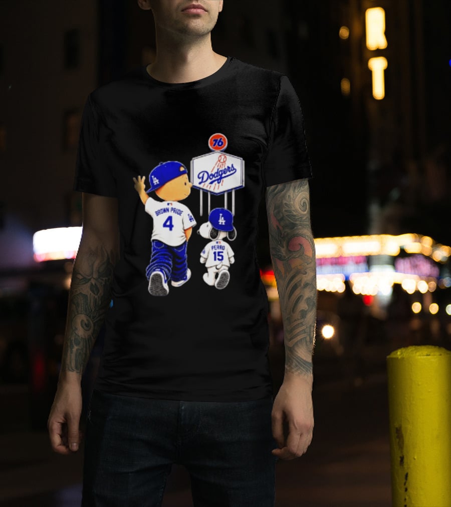 Charlie Brown Snoopy Los Angeles Dodgers Brown Pride Perro Baseball 76 T-Shirt
