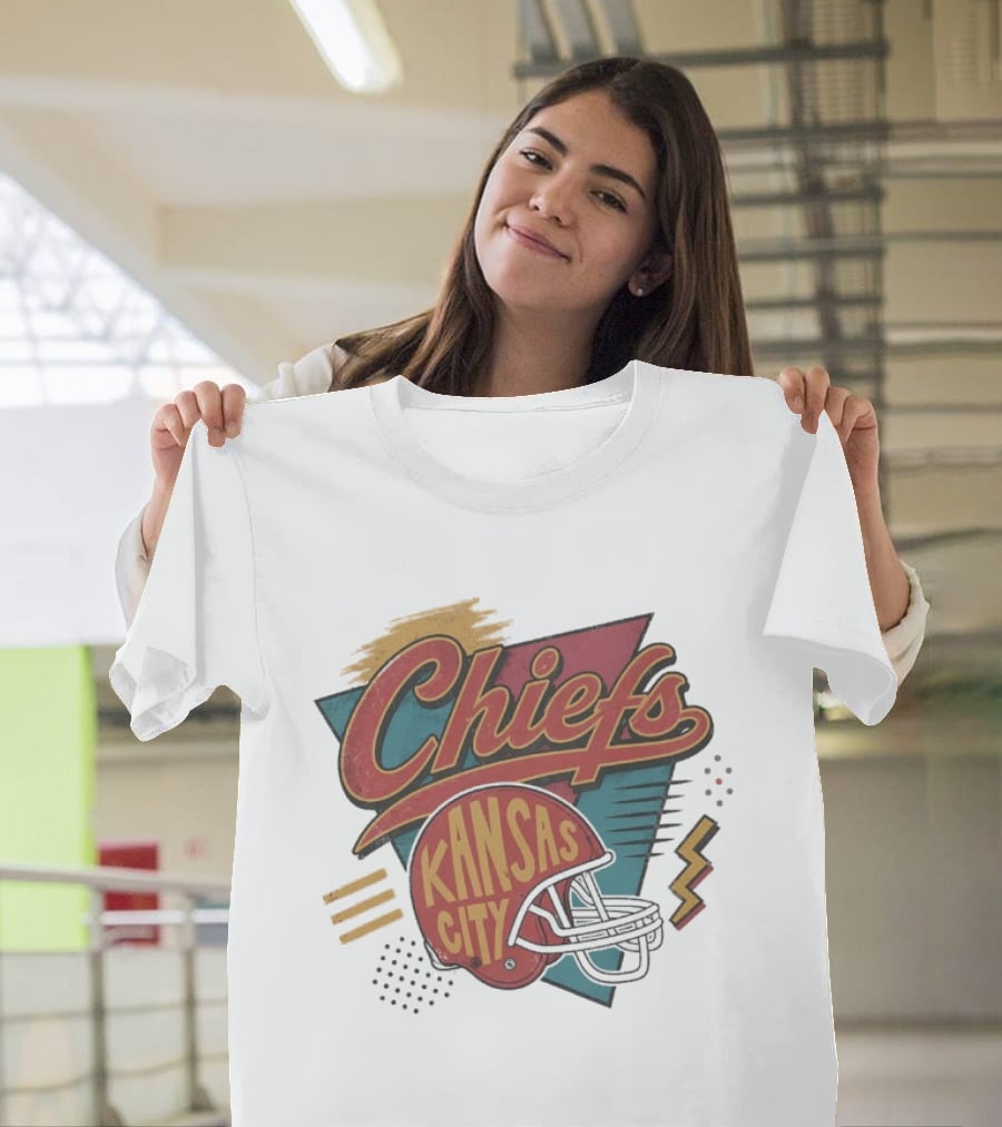 Kansas City Chiefs Game Day Retro Helmet T-Shirt