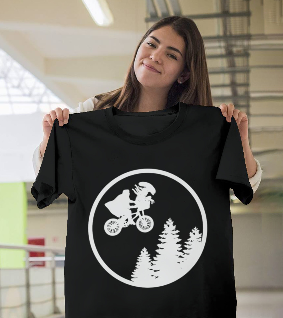 Alien On Bicycle With Trees In Circle Flying Scene 2026 T-Shirt