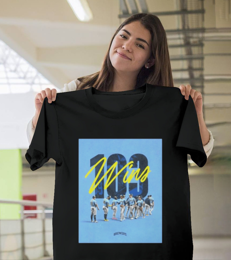 Milwaukee Brewers 103 Wins Celebration Team Huddle T-Shirt