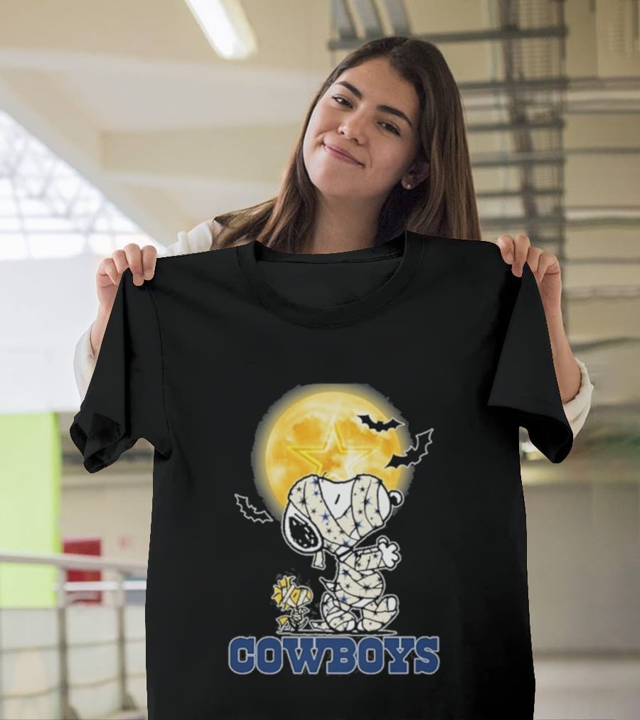 Dallas Cowboys Snoopy Halloween 2026 Full Moon Bat Scene T-Shirt
