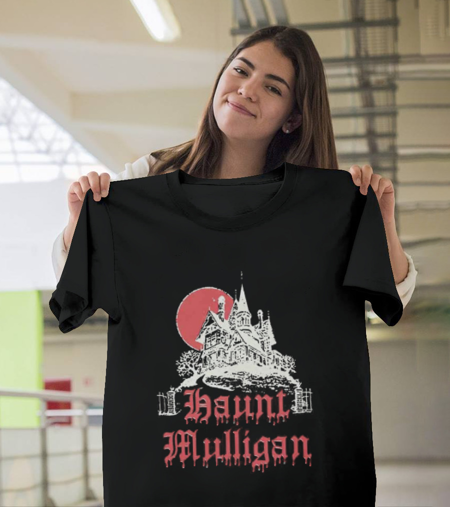 Hot Mulligan Haunted House Halloween Castle 2026 T-Shirt