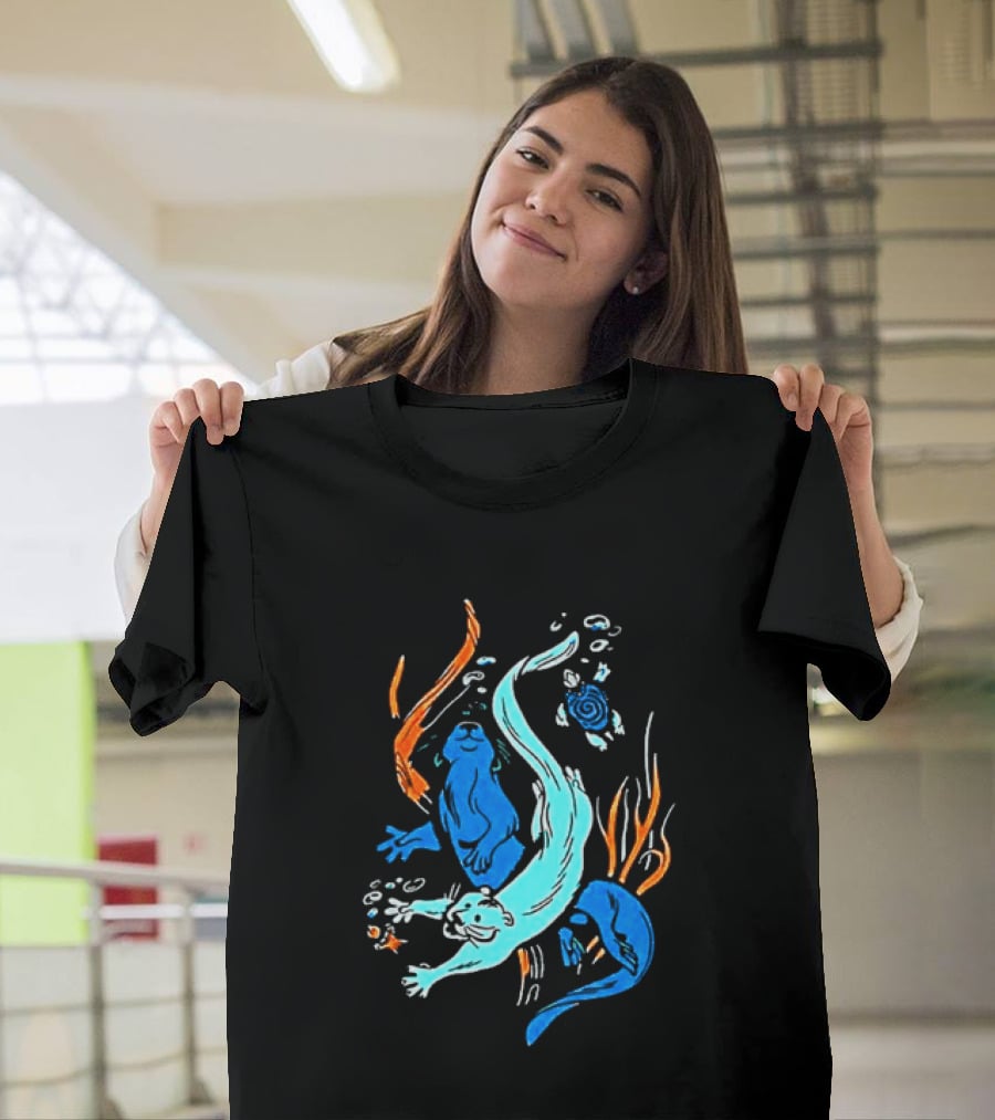 Swimming Otters Sea Life Ocean Nature Wildlife Playful Underwater Scene T-Shirt