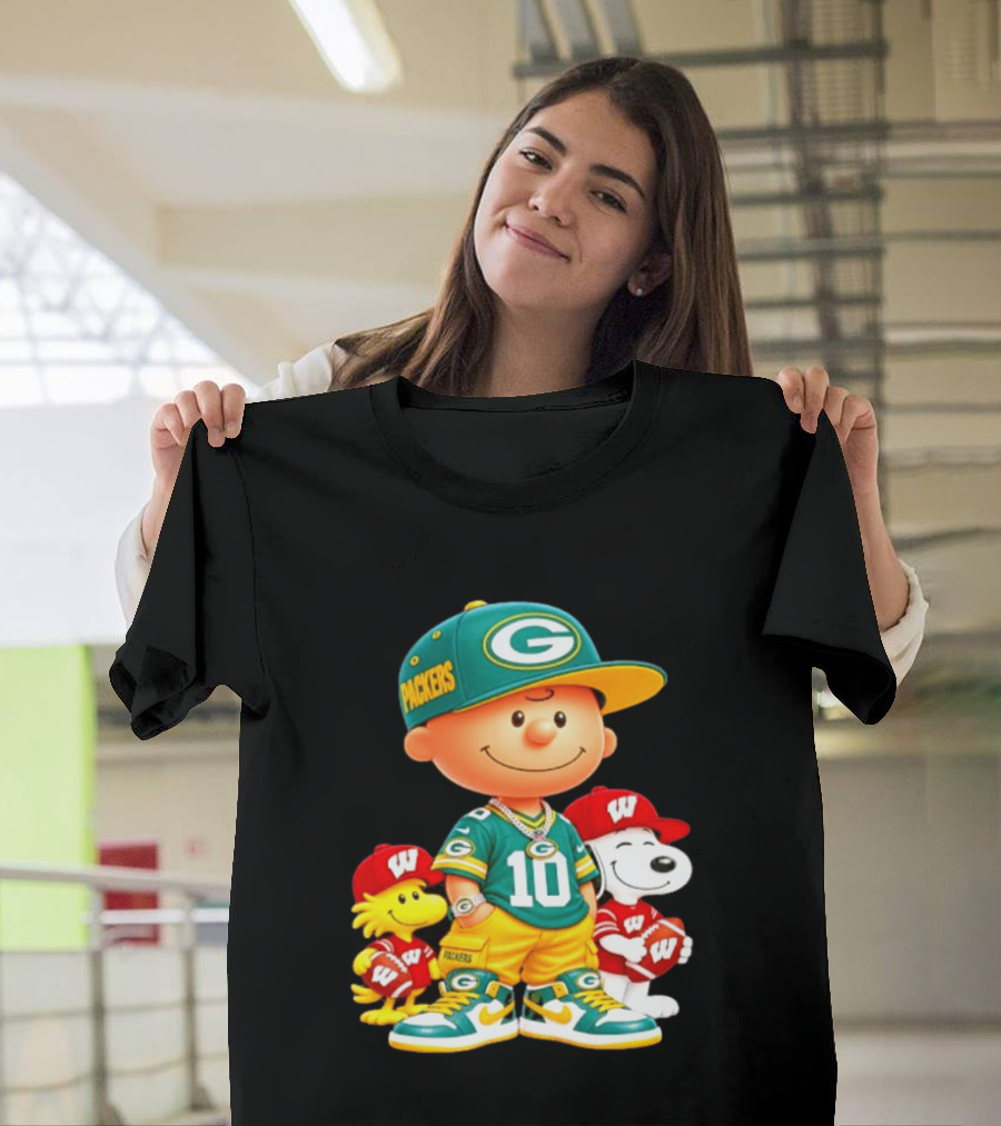 Charlie Brown Snoopy Woodstock Green Bay Packers Wisconsin Badgers Sports Fan Gear T-Shirt