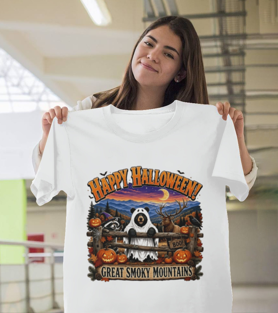 Happy Halloween Boo Great Smoky Mountains Bear Raccoon Deer T-Shirt