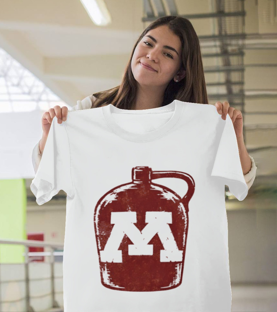 Minnesota Golden Gophers Football Jug M T-Shirt