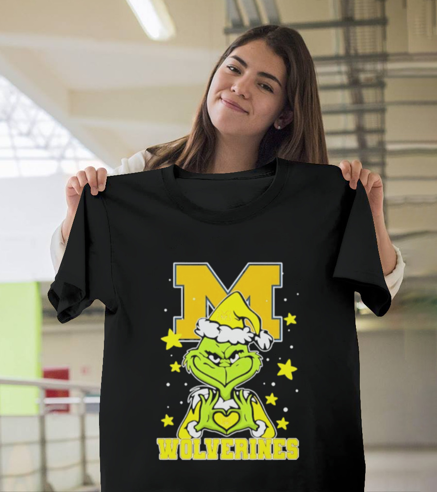 Michigan Wolverines Grinch Love Hands Christmas Football 2026 T-Shirt