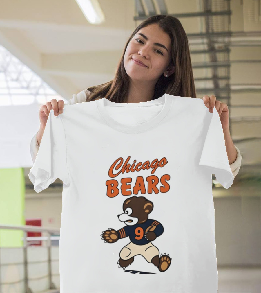 Chicago Bears Football Vintage Cartoon Bear Running Number 9 T-Shirt