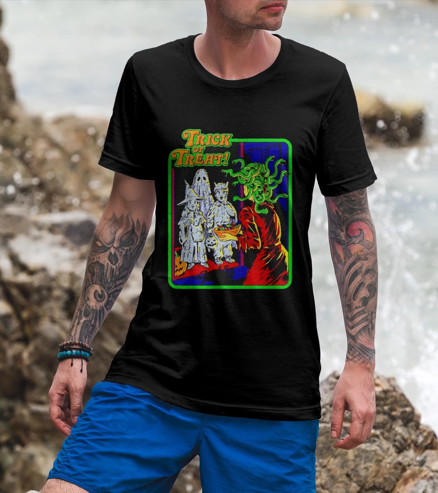 Trick Or Treat Medusa Halloween Retro Comic T-Shirt
