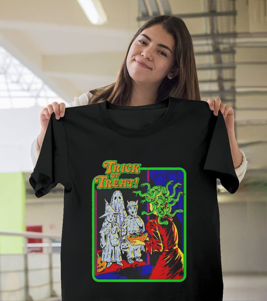 Trick Or Treat Medusa Halloween Retro Comic T-Shirt