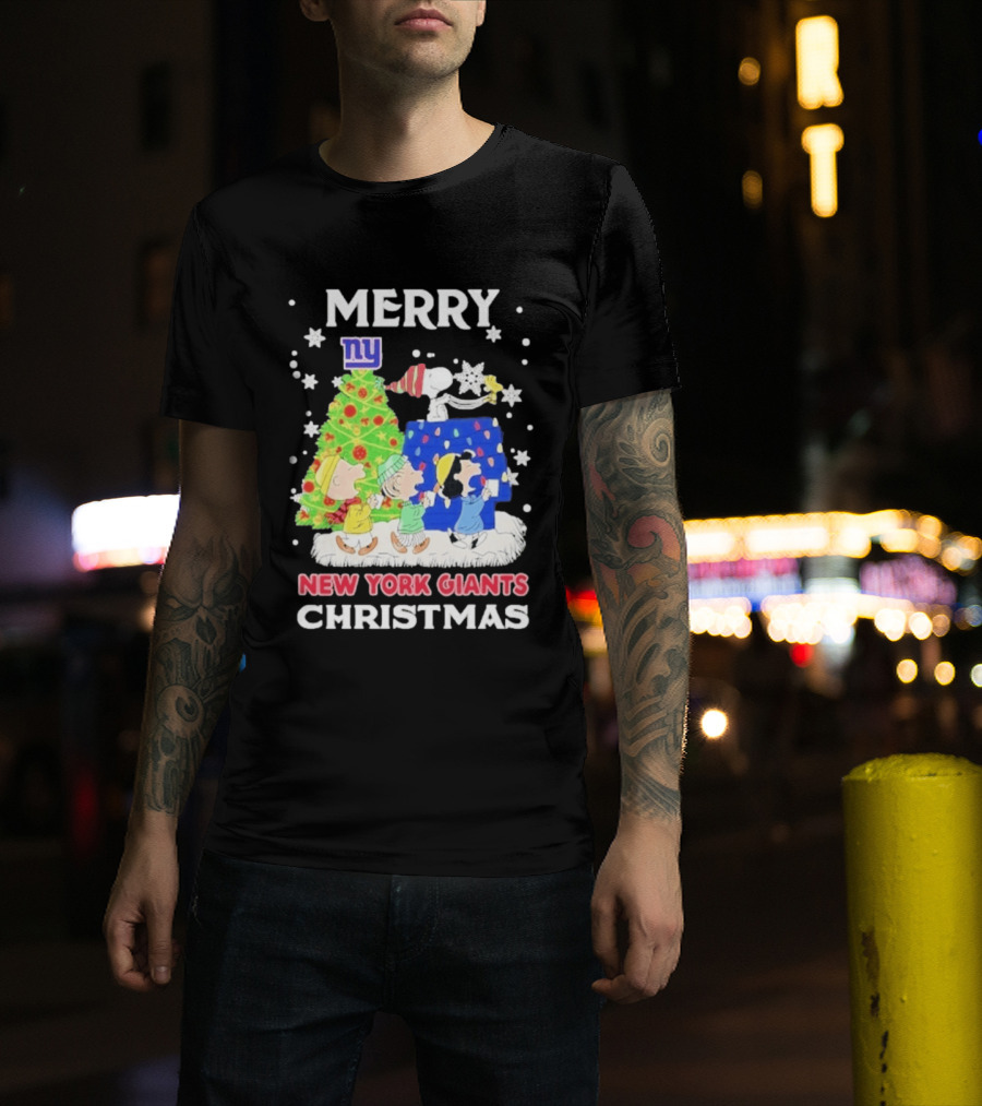 New York Giants Peanuts Merry Christmas 2026 Snoopy Woodstock Charlie Brown T-Shirt