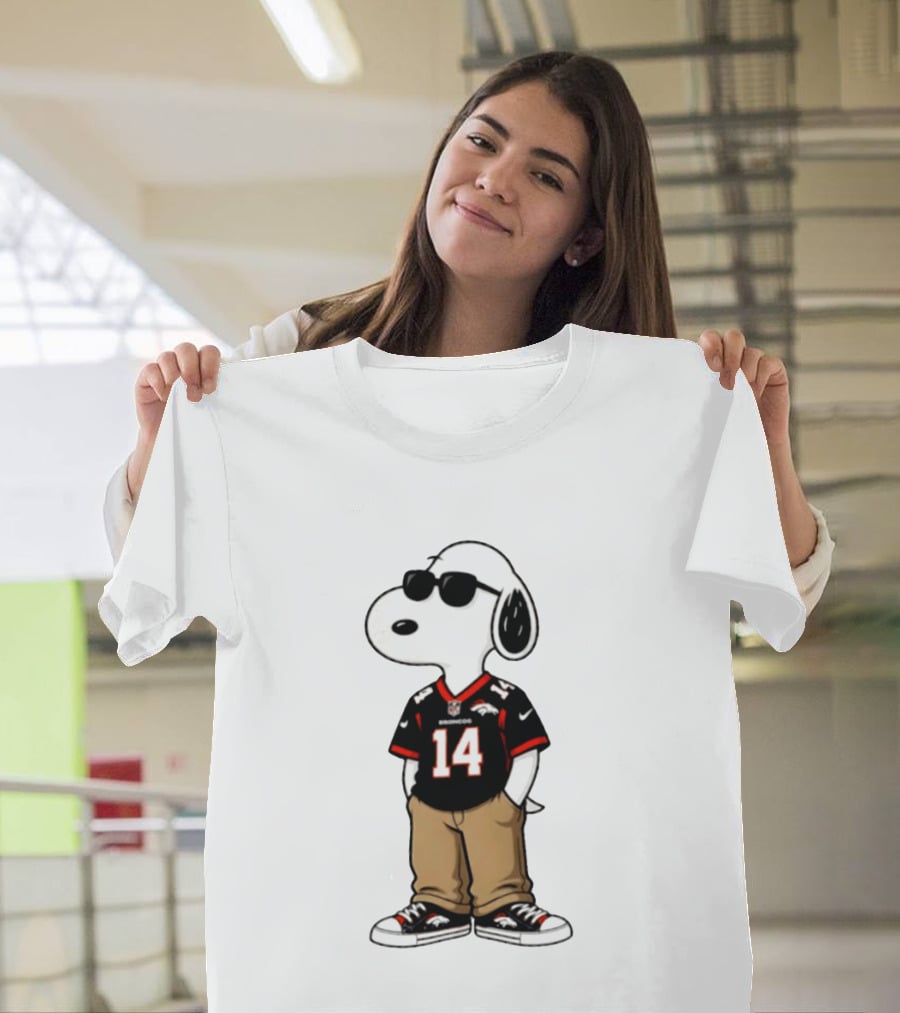 Denver Broncos Snoopy 2026 Football Wearing Sunglasses T-Shirt