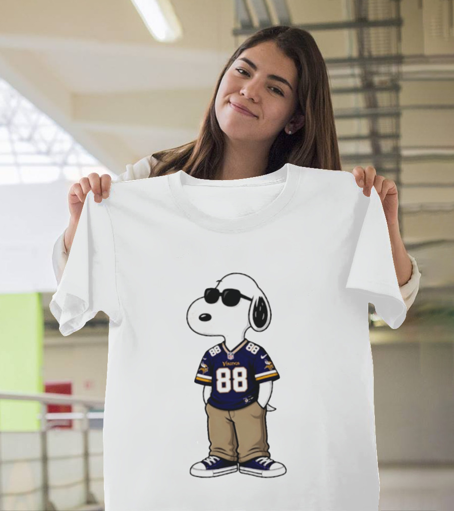 Snoopy 88 Vikings 2026 Football Sunglasses T-Shirt