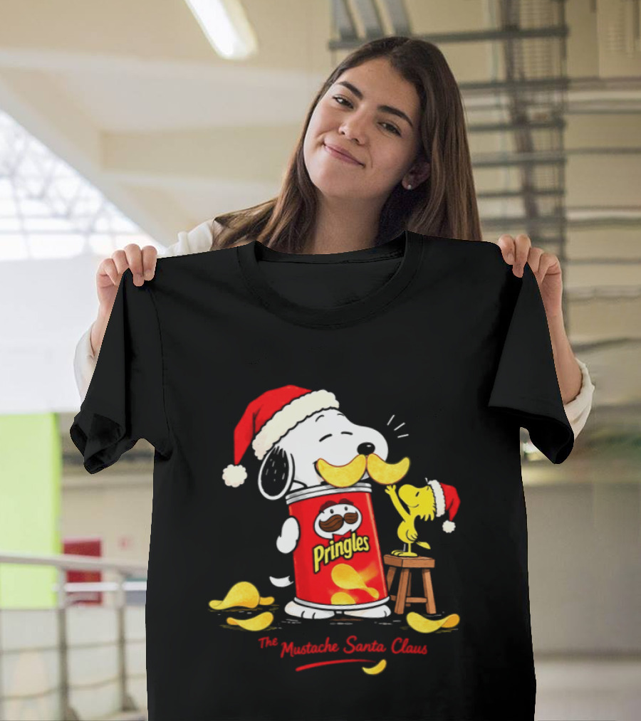 Pringles Snoopy Mustache Santa Christmas Chip Lovers Snack Fun T-Shirt
