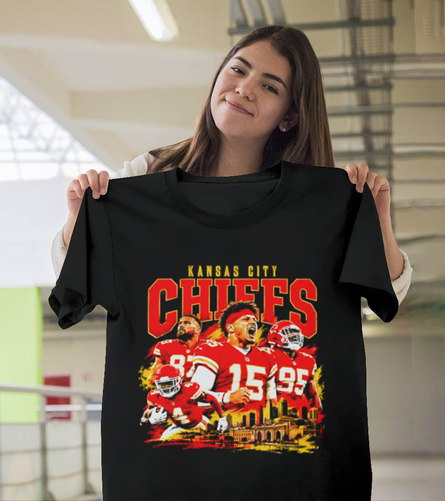 Kansas City Chiefs Players And City Skyline 2026 T-Shirt