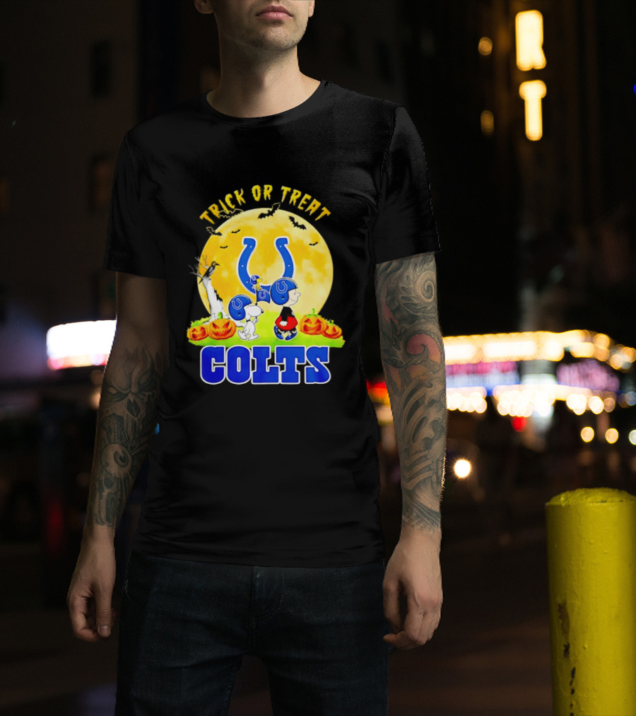 Indianapolis Colts Peanuts Trick Or Treat Halloween 2026 T-Shirt