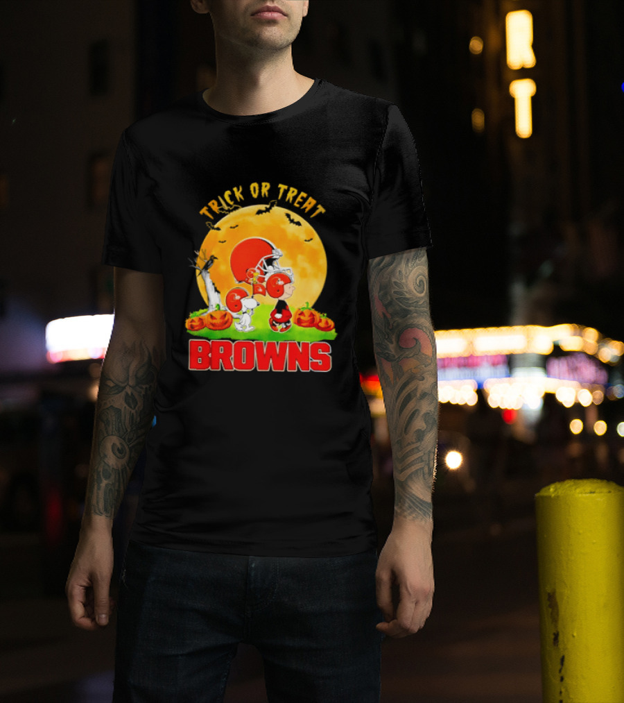 Cleveland Browns Peanuts Trick Or Treat Halloween 2026 T-Shirt