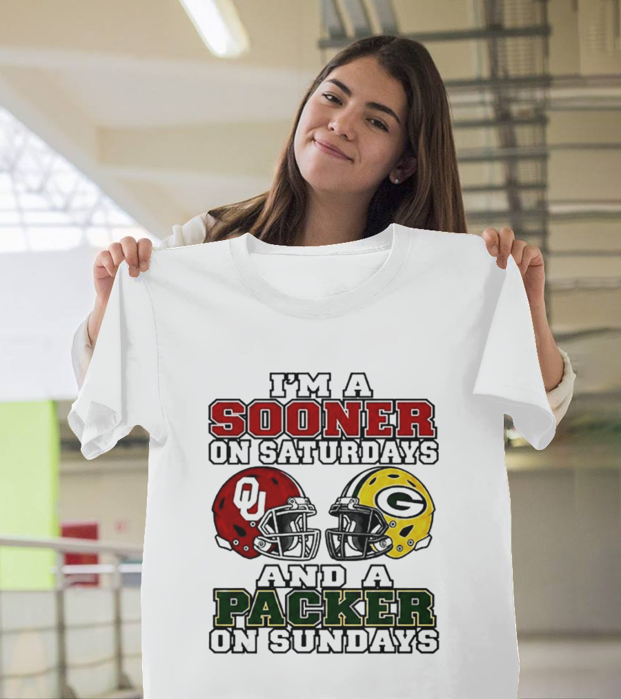 I'm A Sooner On Saturdays And A Packer On Sundays OU Green Bay Helmets 2026 T-Shirt