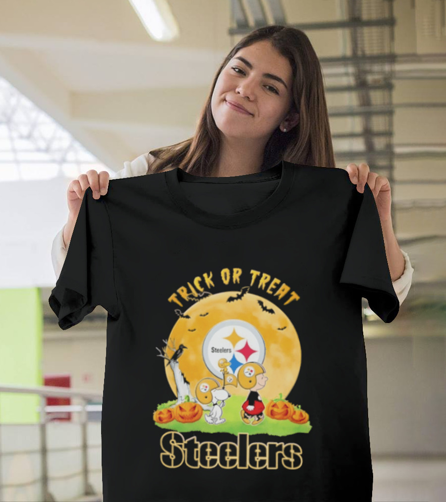 Pittsburgh Steelers Peanuts Trick Or Treat Halloween Abbey Road 2026 T-Shirt