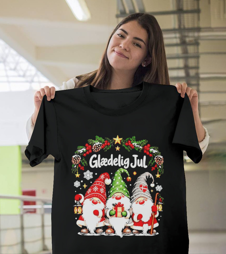 Glaedelig Jul Christmas Gnomes With Denmark Flag And Lanterns T-Shirt