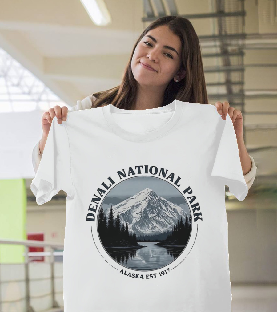 Denali National Park Alaska Est 1917 Majestic Mountain Landscape T-Shirt