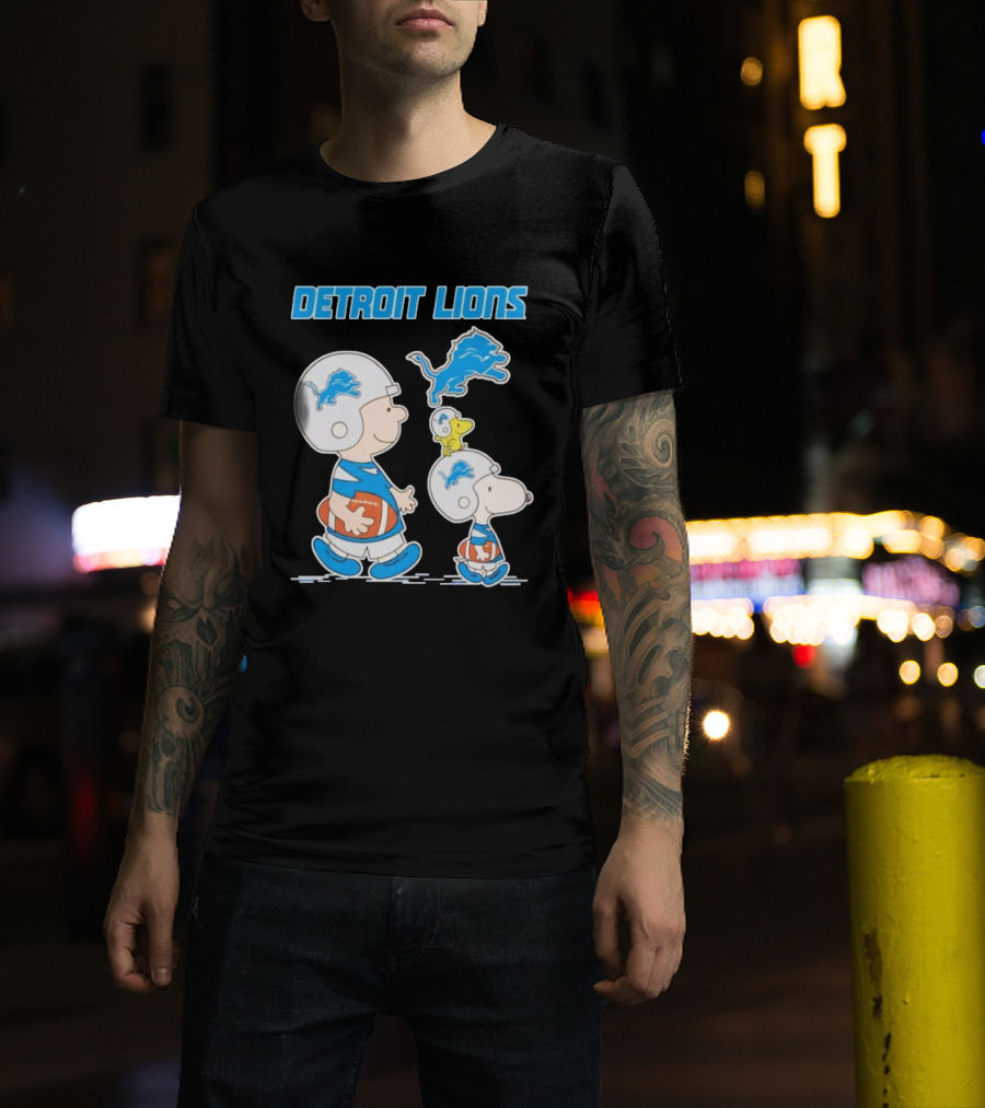 Detroit Lions Snoopy Charlie Brown NFL Football Peanuts Collaboration T-Shirt