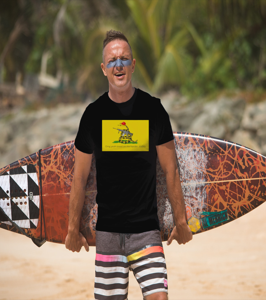 Omg Yeah Tread On Me Harder Daddy Maga 2026 Snake With Red Hat And Rifle T-Shirt