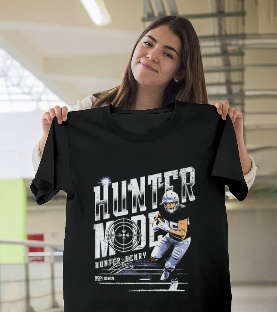 Hunter Henry Hunter Mode New England Patriots Target Accuracy Football T-Shirt