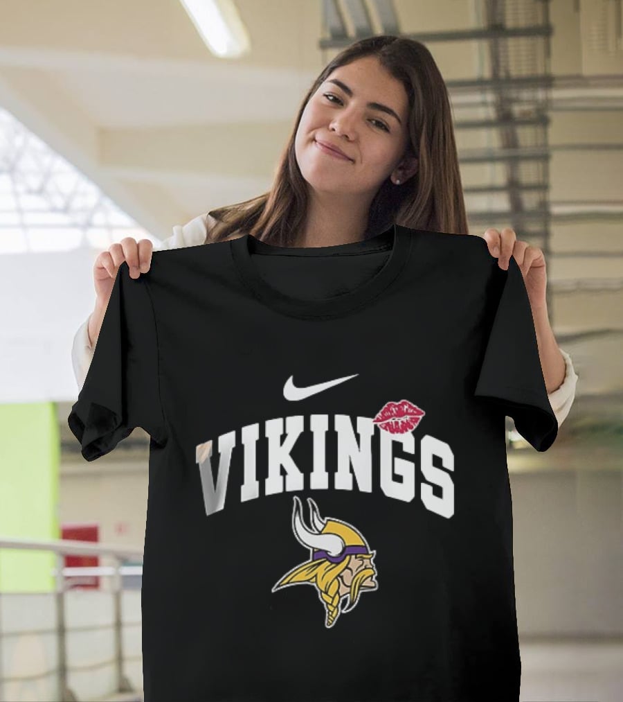 Vikings Nike Makeup Artist Lips Minnesota Football T-Shirt